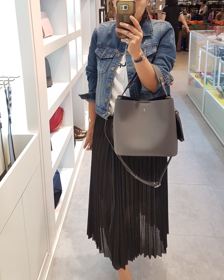 <b><p>Black BA7FHB934DY Ladies Shoulder Castel</p></b><b><p>かステルバジャク女性ショルダーバッグBA7FHB934DYブラック</p></b><br /><br /><p align='center'>