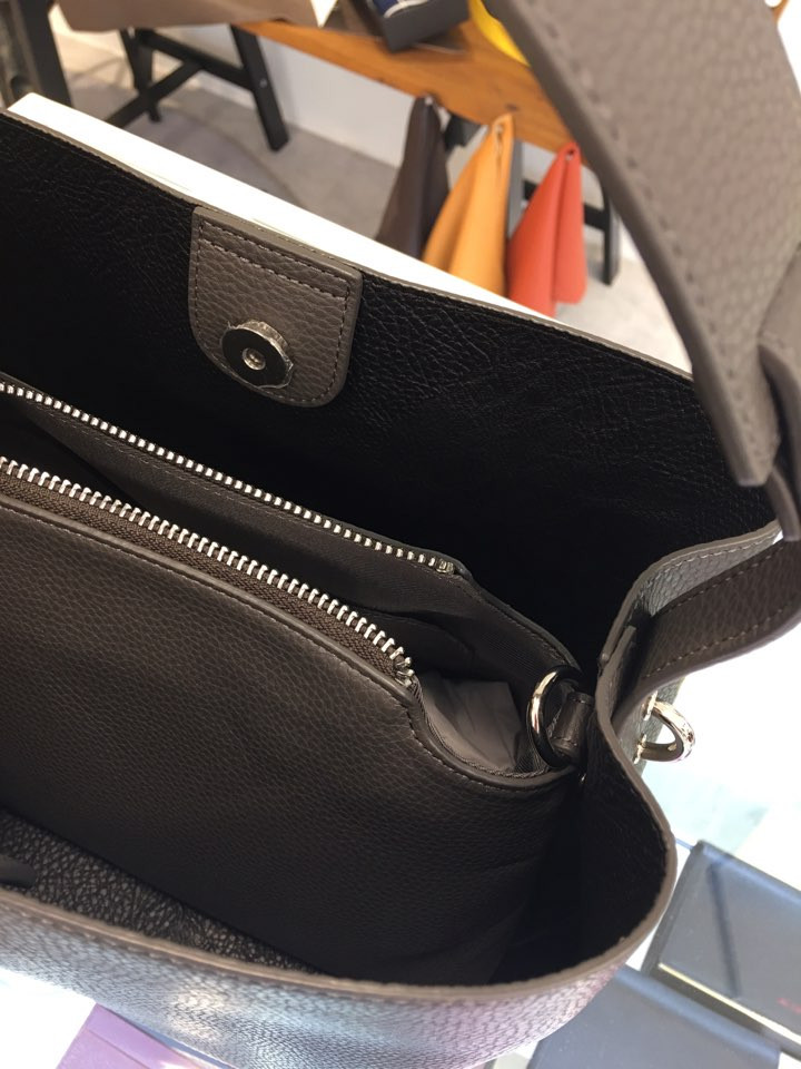 <b><p>Black BA7FHB934DY Ladies Shoulder Castel</p></b><b><p>かステルバジャク女性ショルダーバッグBA7FHB934DYブラック</p></b><br /><br /><p align='center'>