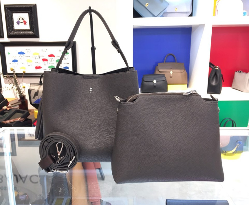 <b><p>Black BA7FHB934DY Ladies Shoulder Castel</p></b><b><p>かステルバジャク女性ショルダーバッグBA7FHB934DYブラック</p></b><br /><br /><p align='center'>