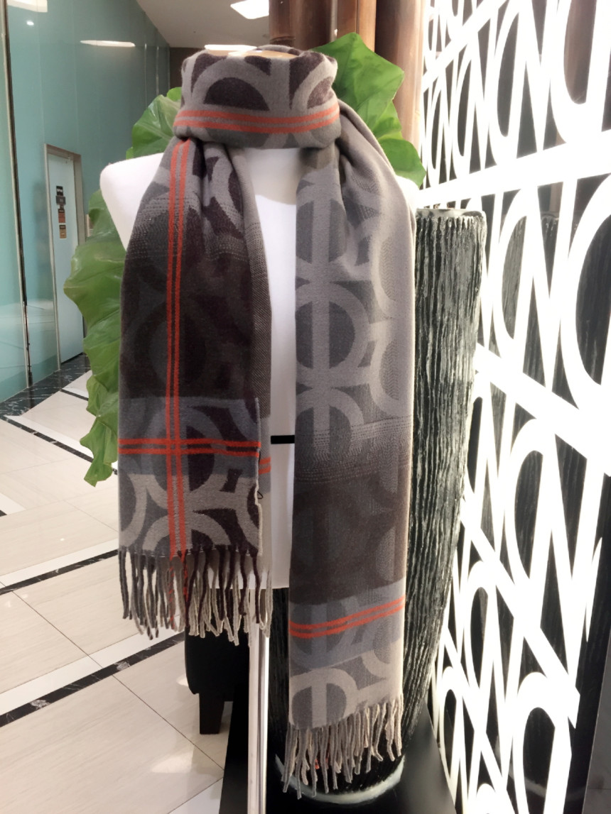 Louis Kattozu Mo blend muffler closure SA2HW805