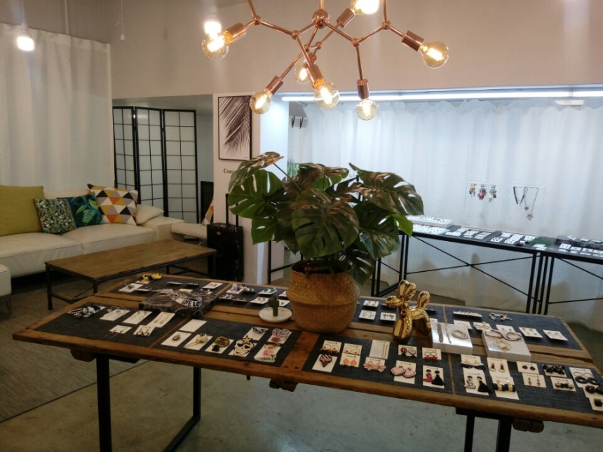 Twilie Shawl Lovely and stylish Luxurious feeling 