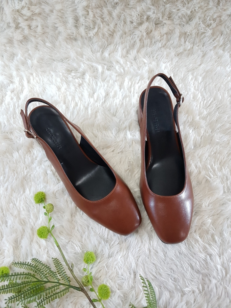 <b><p>Korean squa Sling Bag Middle Hill pump 4col</p></b><b><p>韓国語 スクエア スリングバック ミドルヒール パンプス 4col 正方形の鼻 女性</p></b><br /><br /><p align='center'>