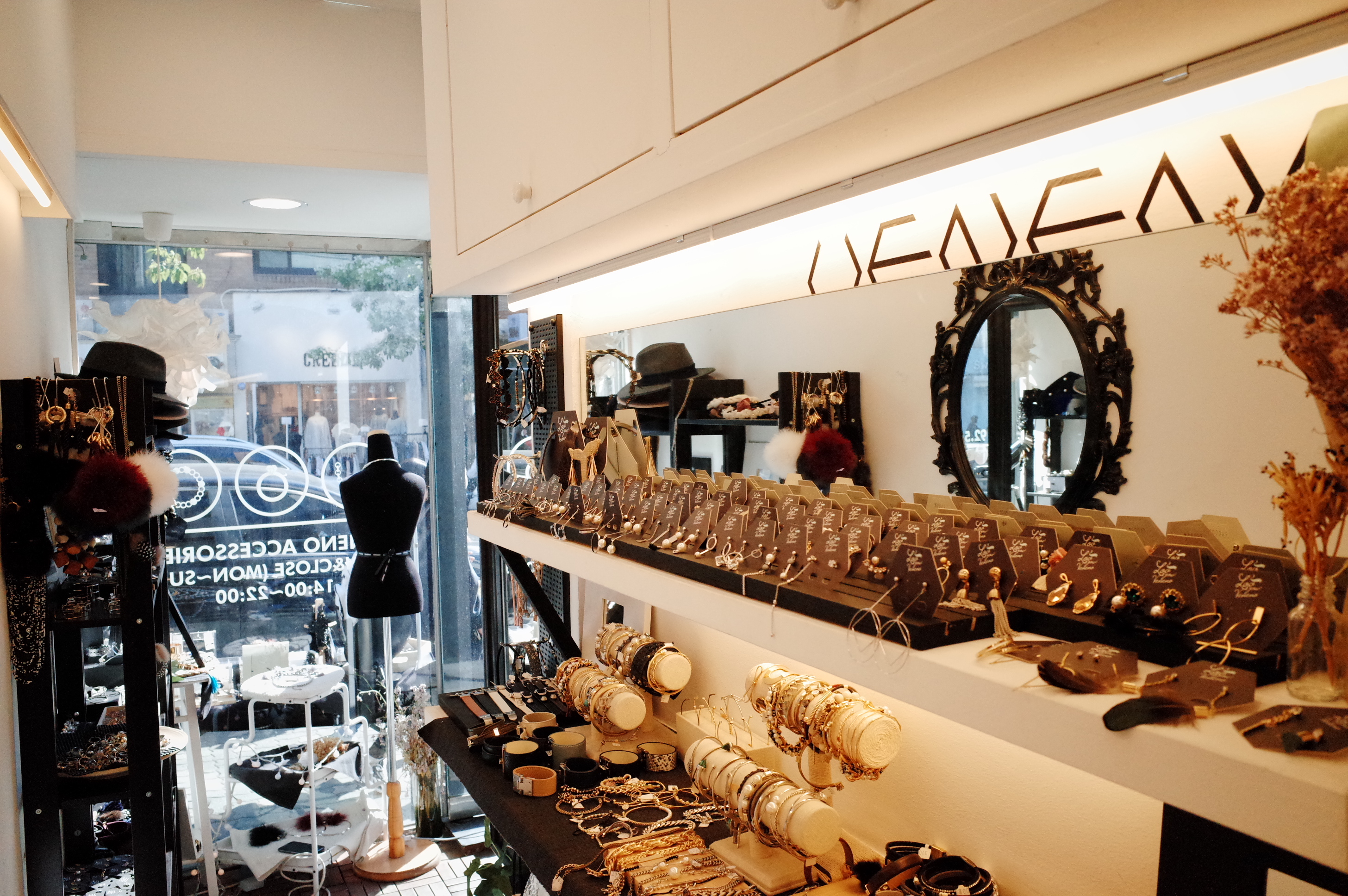 Square frame sculpture Metal drop earrings Stylish