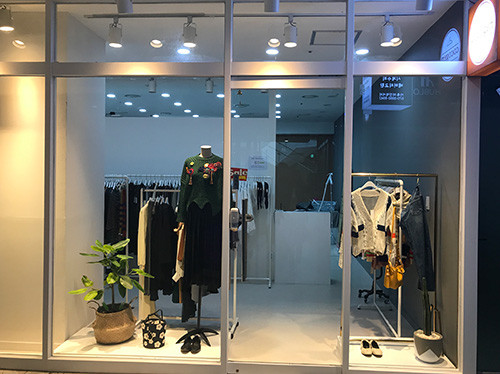 Bending fingernails fingernail fingernail fingerna