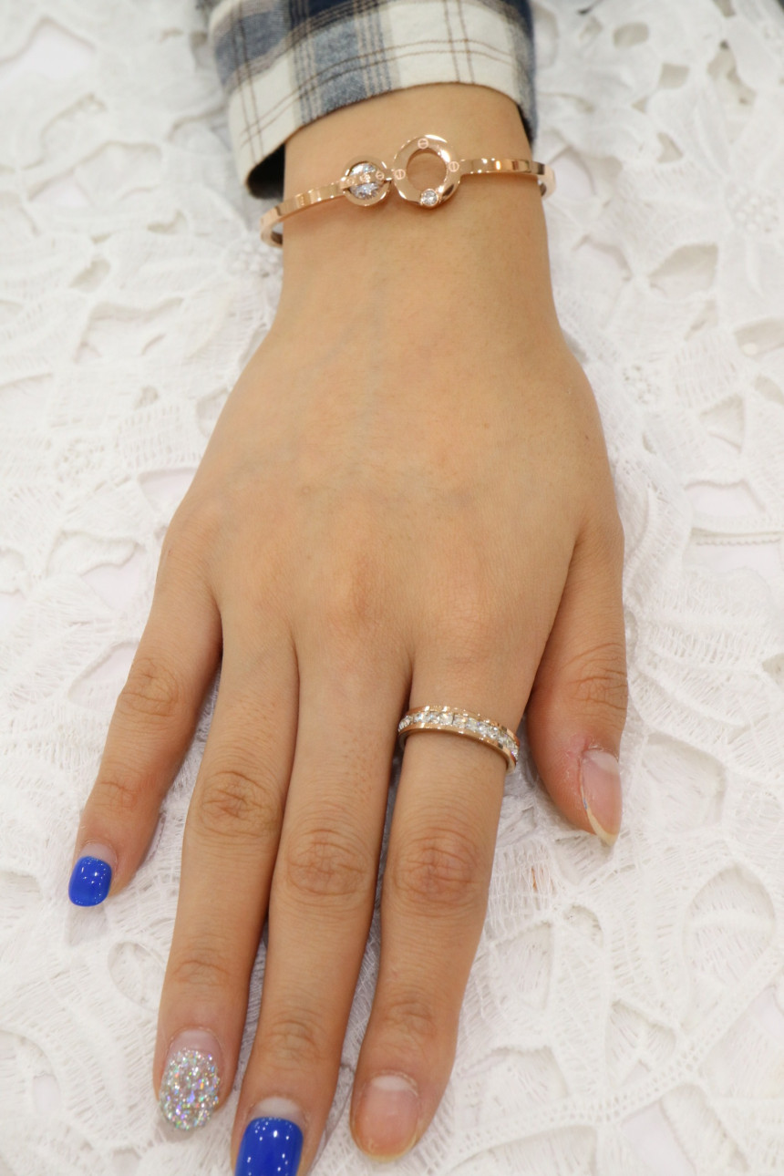 <b><p>No allergi Colorss titanium square cryst</p></b><b><p>ノーアレルギー 無変色 チタン スクエア クリスタル MS Pゴシック リング 今日のファッション</p></b><br /><br /><p align='center'>