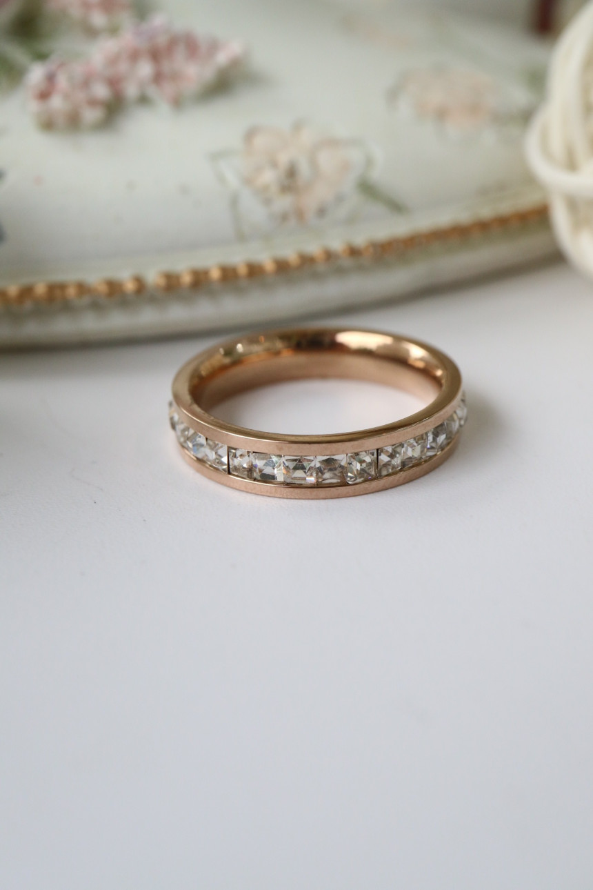 <b><p>No allergi Colorss titanium square cryst</p></b><b><p>ノーアレルギー 無変色 チタン スクエア クリスタル MS Pゴシック リング 今日のファッション</p></b><br /><br /><p align='center'>