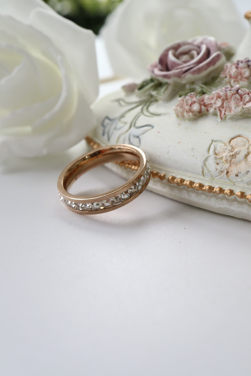 <b><p>No allergi Colorss titanium square cryst</p></b><b><p>ノーアレルギー 無変色 チタン スクエア クリスタル MS Pゴシック リング 今日のファッション</p></b><br /><br /><p align='center'>