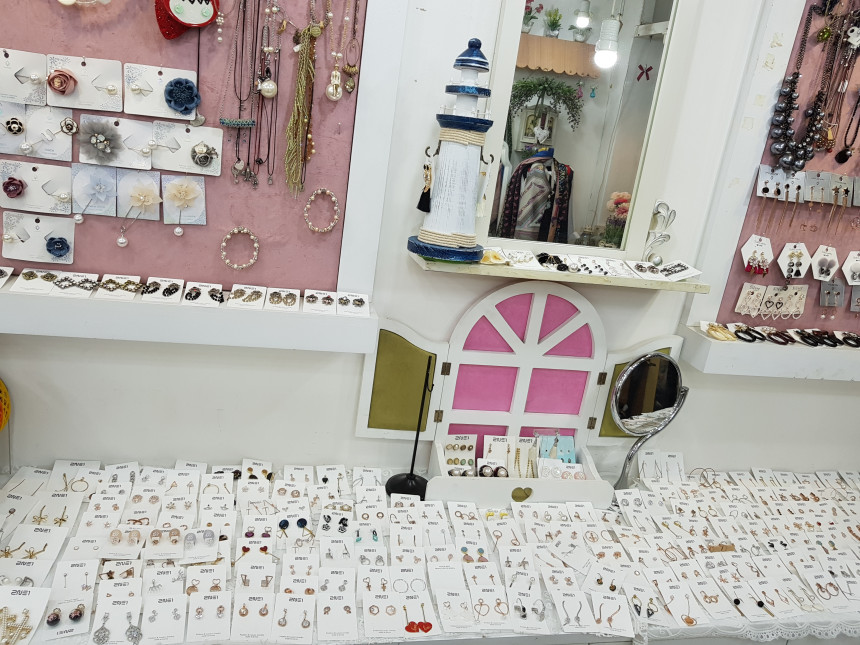 <b><p>No allergi Colorss titanium square cryst</p></b><b><p>ノーアレルギー 無変色 チタン スクエア クリスタル MS Pゴシック リング 今日のファッション</p></b><br /><br /><p align='center'>