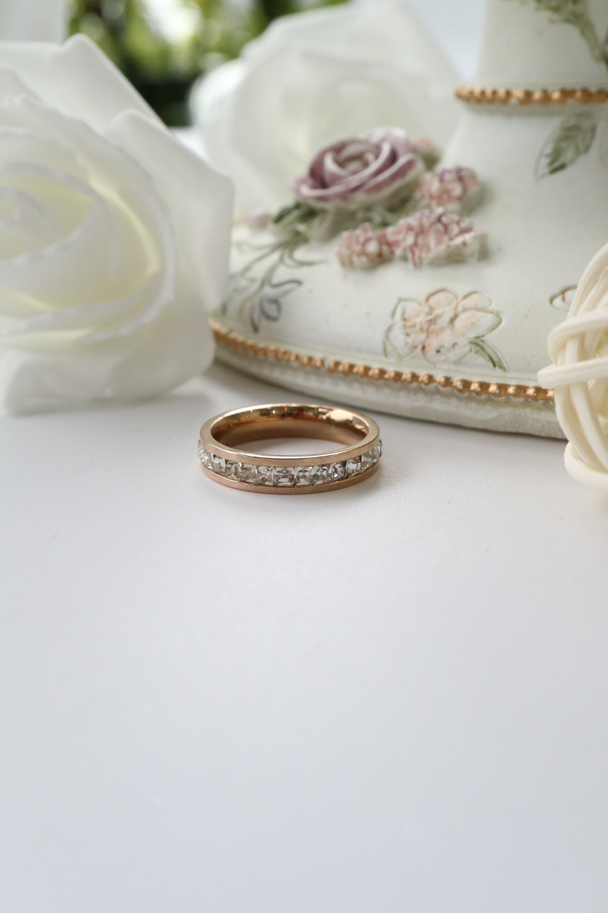 <b><p>No allergi Colorss titanium square cryst</p></b><b><p>ノーアレルギー 無変色 チタン スクエア クリスタル MS Pゴシック リング 今日のファッション</p></b><br /><br /><p align='center'>