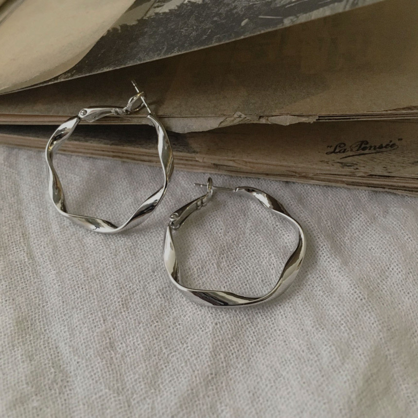 <b><p>ring ear special Feme coordation Romanc style</p></b><b><p>リング イヤ 特別な 女性なコーディネート ロマンチックスタイル 高級感 様々なル</p></b><br /><br /><p align='center'>