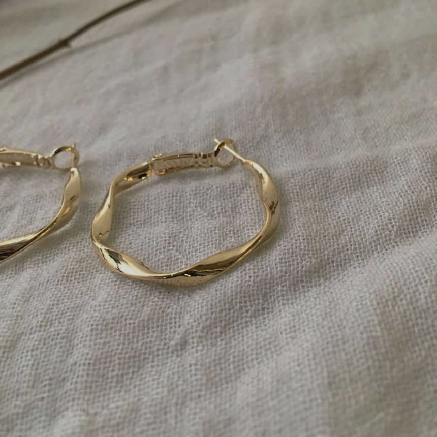 <b><p>ring ear special Feme coordation Romanc style</p></b><b><p>リング イヤ 特別な 女性なコーディネート ロマンチックスタイル 高級感 様々なル</p></b><br /><br /><p align='center'>