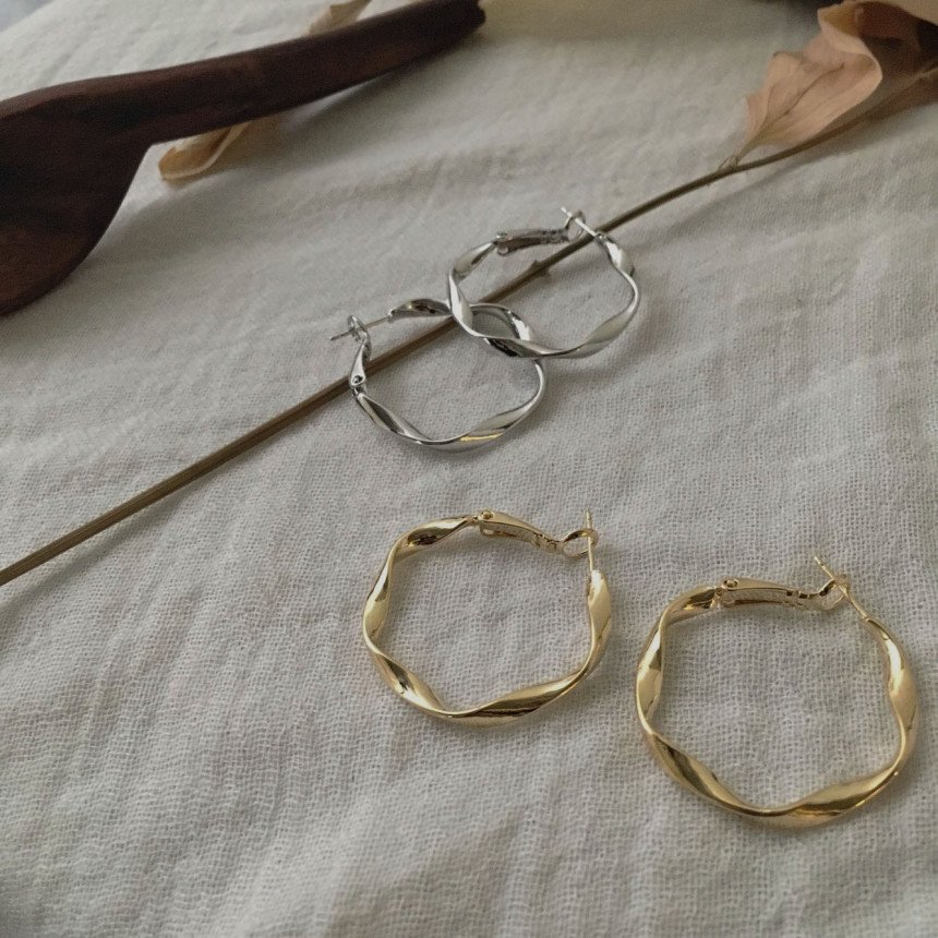 <b><p>ring ear special Feme coordation Romanc style</p></b><b><p>リング イヤ 特別な 女性なコーディネート ロマンチックスタイル 高級感 様々なル</p></b><br /><br /><p align='center'>