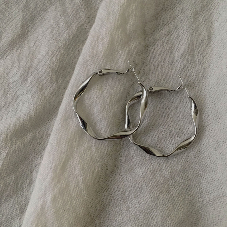 <b><p>ring ear special Feme coordation Romanc style</p></b><b><p>リング イヤ 特別な 女性なコーディネート ロマンチックスタイル 高級感 様々なル</p></b><br /><br /><p align='center'>