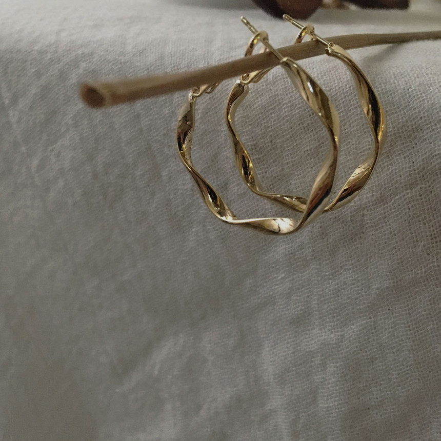 <b><p>ring ear special Feme coordation Romanc style</p></b><b><p>リング イヤ 特別な 女性なコーディネート ロマンチックスタイル 高級感 様々なル</p></b><br /><br /><p align='center'>