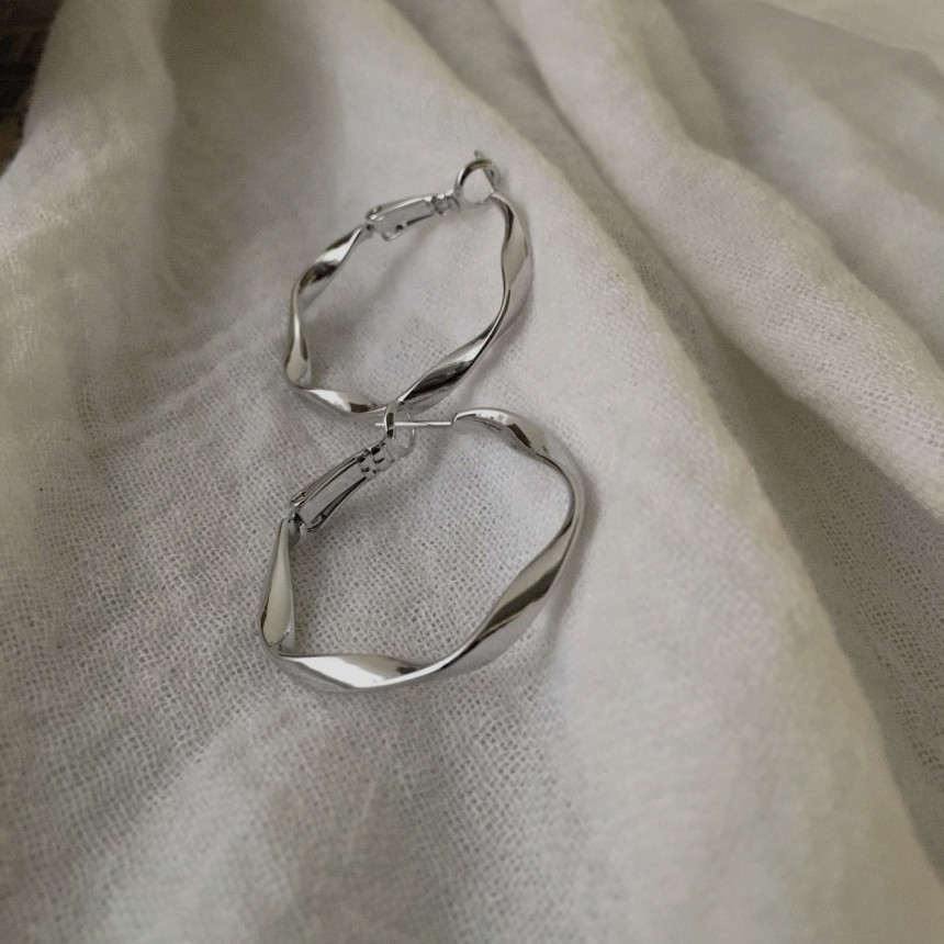 <b><p>ring ear special Feme coordation Romanc style</p></b><b><p>リング イヤ 特別な 女性なコーディネート ロマンチックスタイル 高級感 様々なル</p></b><br /><br /><p align='center'>