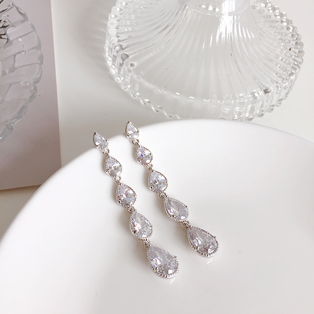 Swarovski polka dots Long drop earrings Stone Cubi