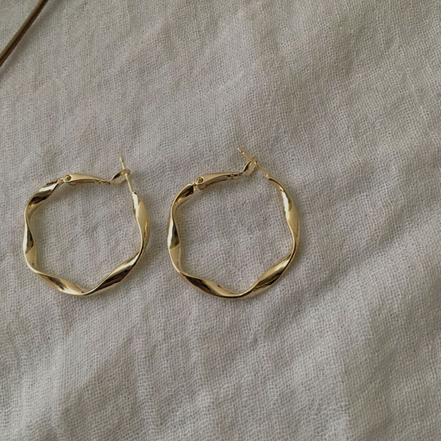 <b><p>ring ear special Feme coordation Romanc style</p></b><b><p>リング イヤ 特別な 女性なコーディネート ロマンチックスタイル 高級感 様々なル</p></b><br /><br /><p align='center'>