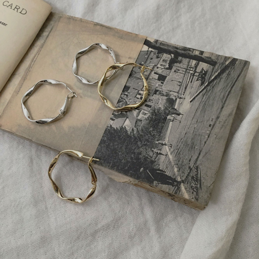 <b><p>ring ear special Feme coordation Romanc style</p></b><b><p>リング イヤ 特別な 女性なコーディネート ロマンチックスタイル 高級感 様々なル</p></b><br /><br /><p align='center'>