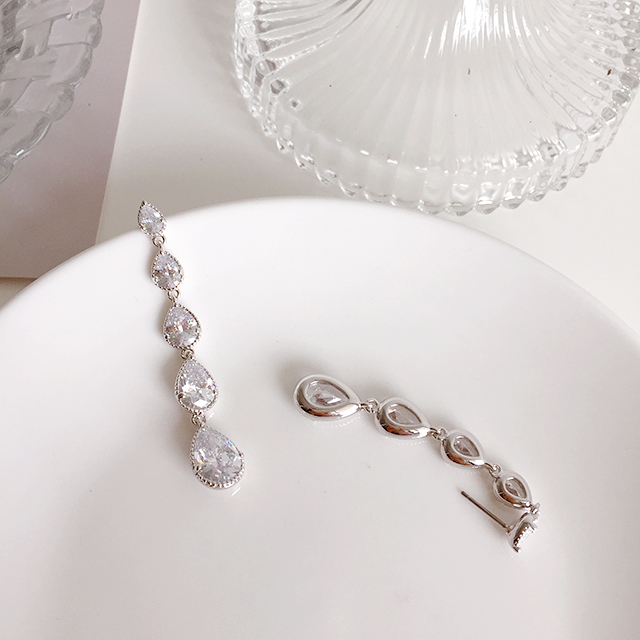 Swarovski polka dots Long drop earrings Stone Cubi
