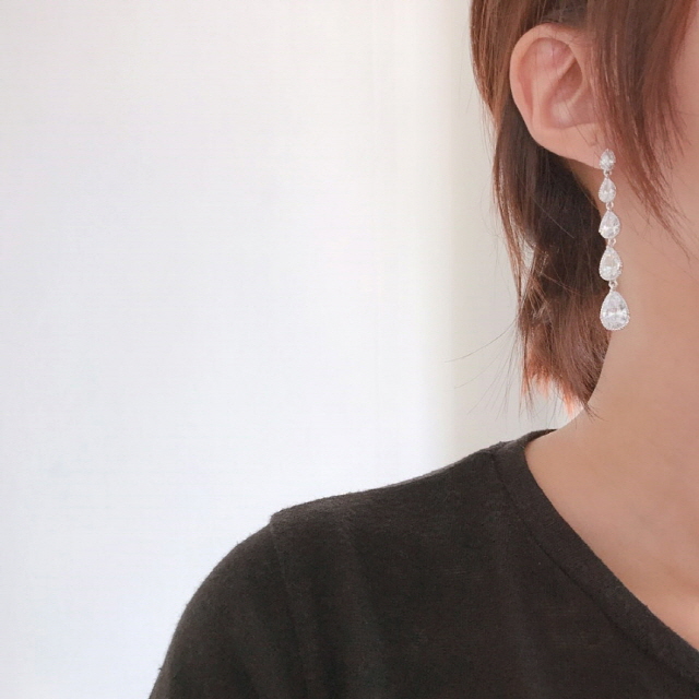 Swarovski polka dots Long drop earrings Stone Cubi