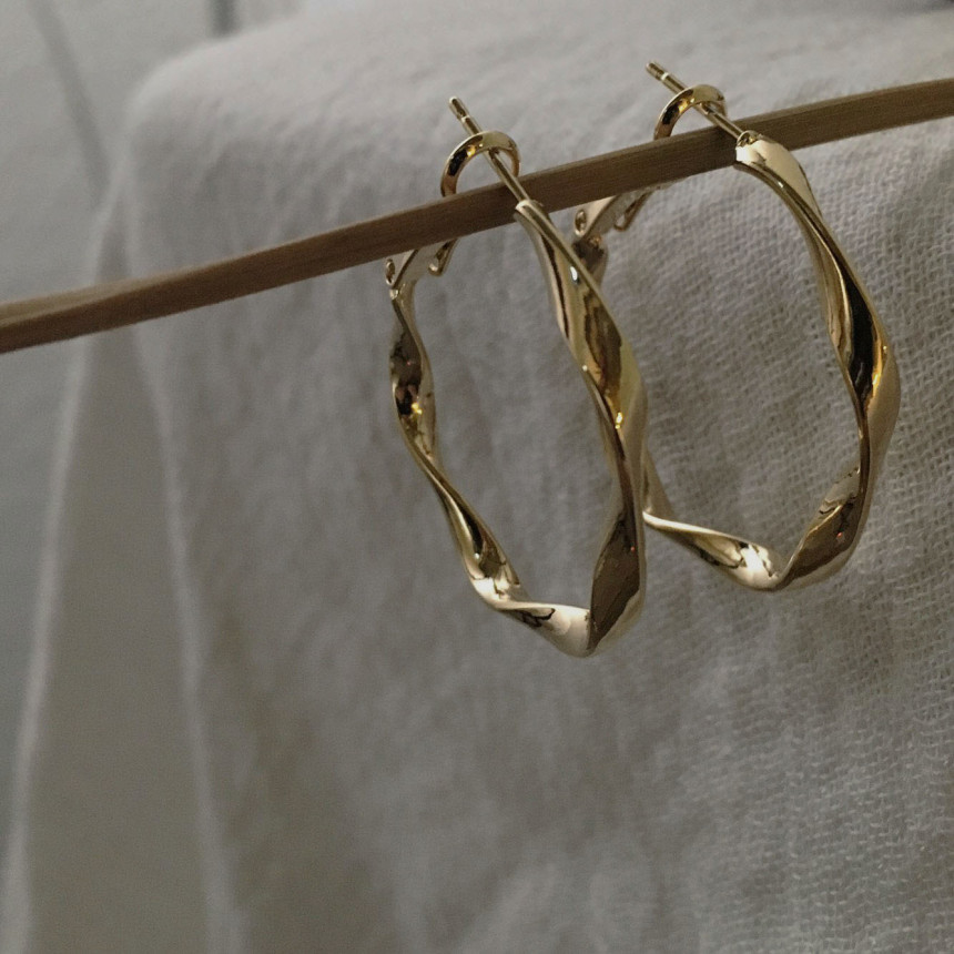 <b><p>ring ear special Feme coordation Romanc style</p></b><b><p>リング イヤ 特別な 女性なコーディネート ロマンチックスタイル 高級感 様々なル</p></b><br /><br /><p align='center'>