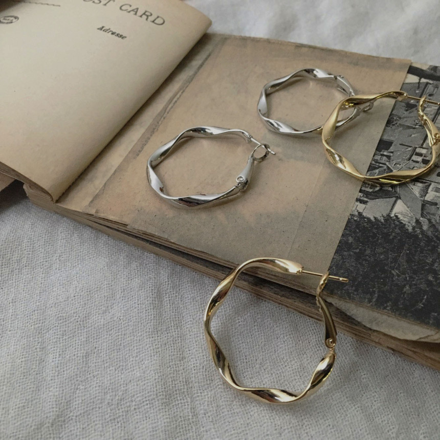 <b><p>ring ear special Feme coordation Romanc style</p></b><b><p>リング イヤ 特別な 女性なコーディネート ロマンチックスタイル 高級感 様々なル</p></b><br /><br /><p align='center'>