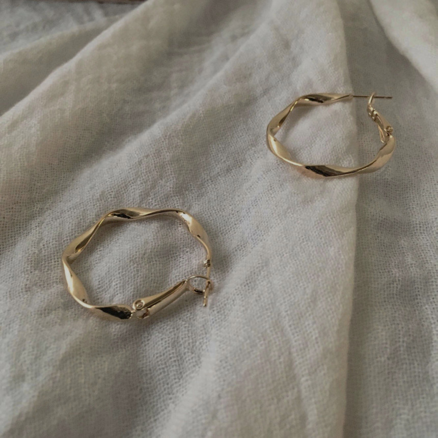 <b><p>ring ear special Feme coordation Romanc style</p></b><b><p>リング イヤ 特別な 女性なコーディネート ロマンチックスタイル 高級感 様々なル</p></b><br /><br /><p align='center'>