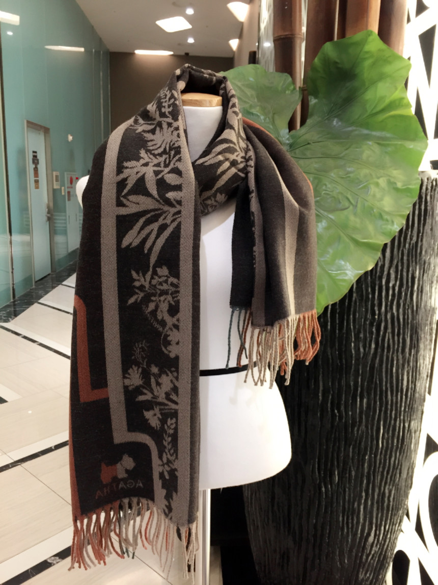 Agata Woven Shawl Shafran SB2UHW322