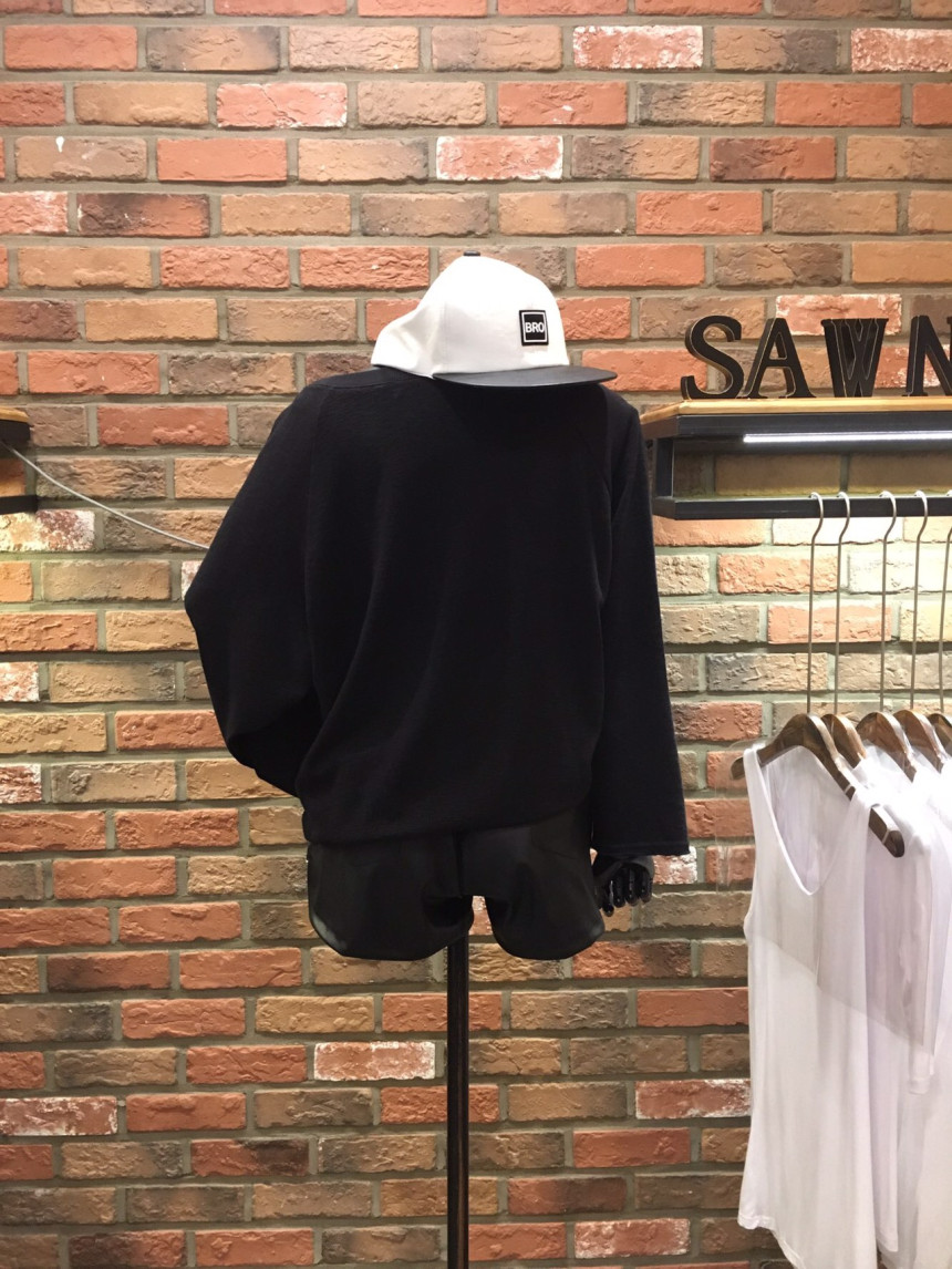 Women Short Pants Leather Material Waist Full Bend