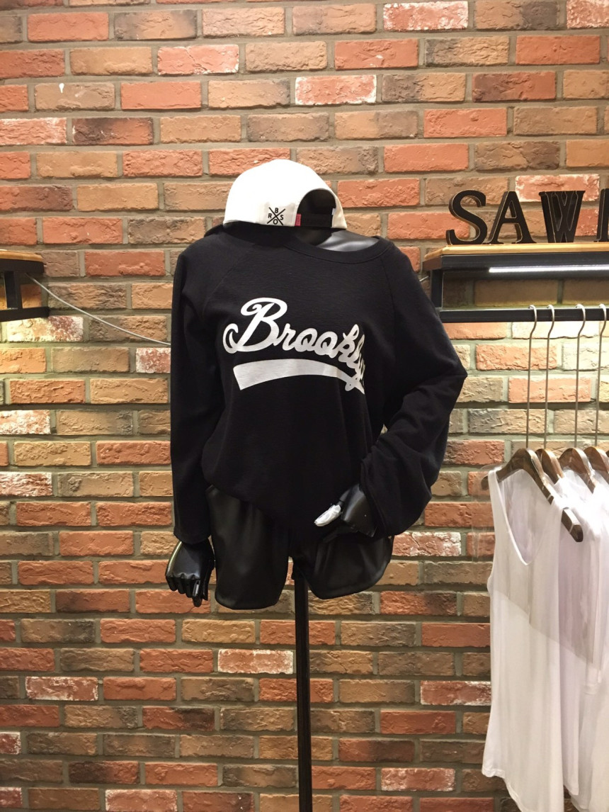 Women Short Pants Leather Material Waist Full Bend