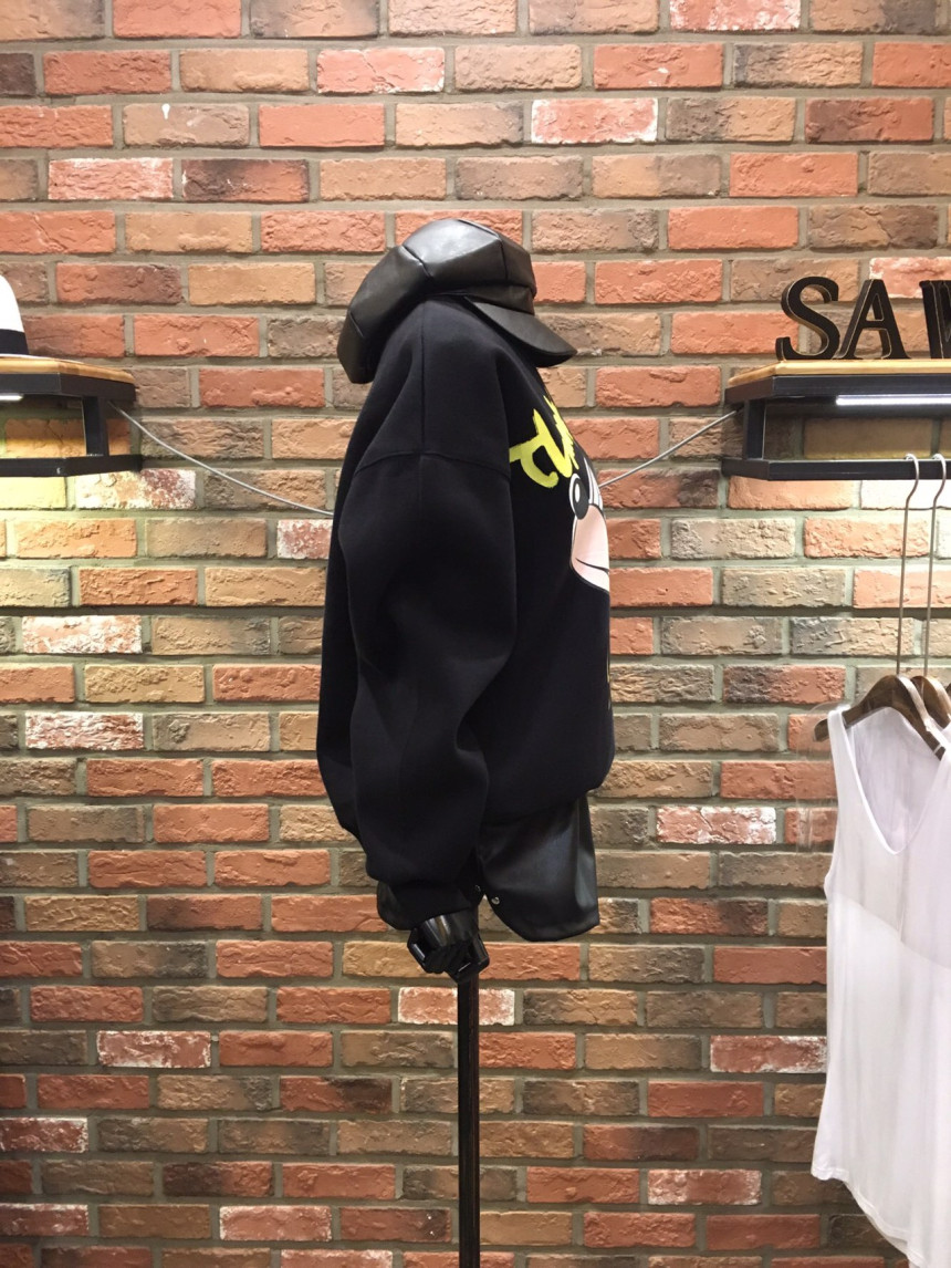 Women Short Pants Leather Material Waist Full Bend