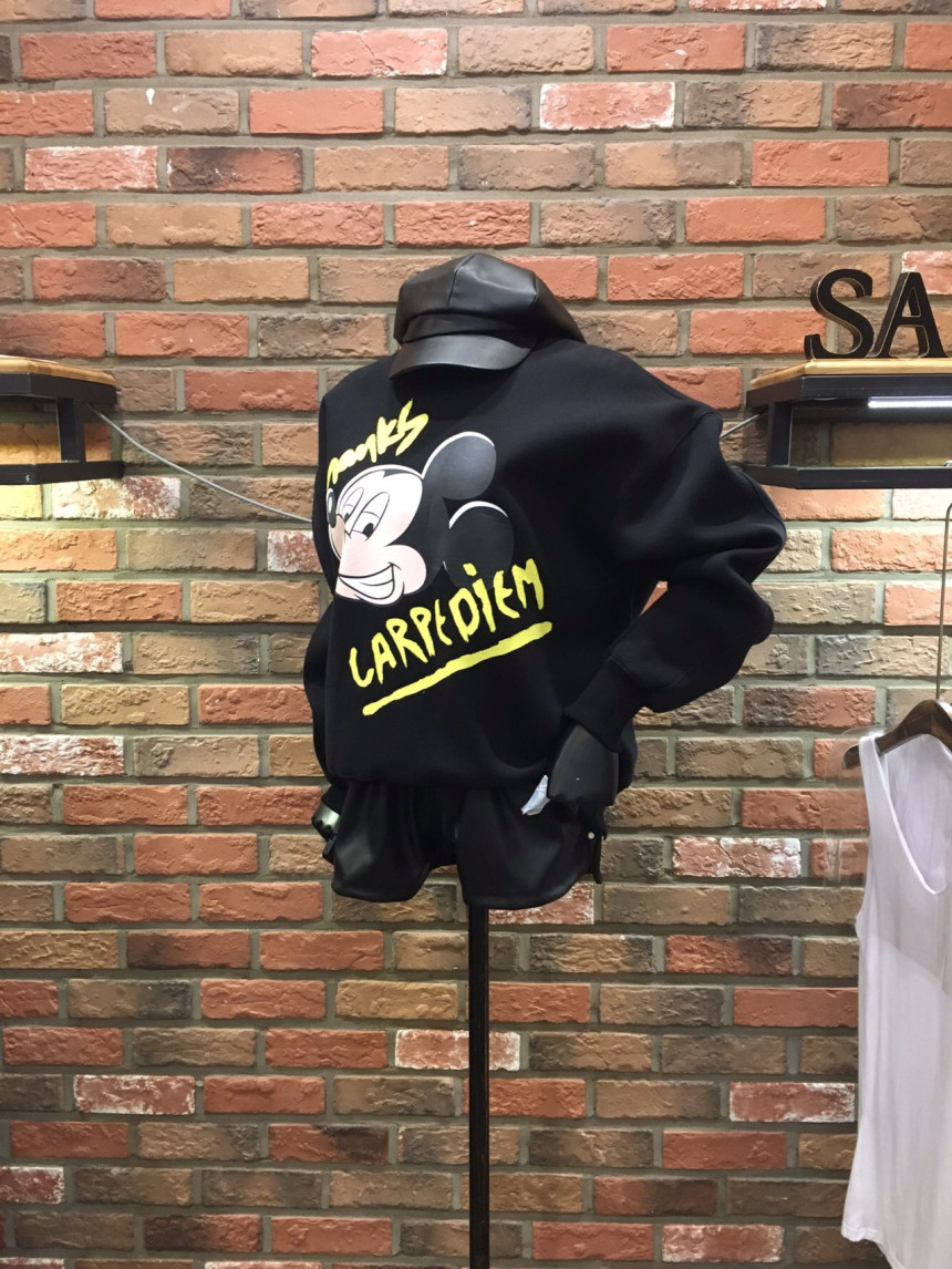 Women Short Pants Leather Material Waist Full Bend