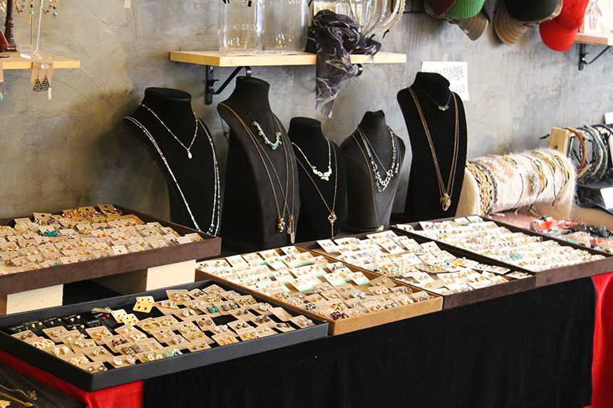 <b><p>Point tester earrg Luxurious feelg Modn Circle</p></b><b><p>ポイントタッセル イヤリング 高級感 モダンサークル ドレッシーな ブブゴールド</p></b><br /><br /><p align='center'>