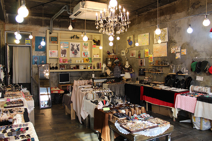 <b><p>Point tester earrg Luxurious feelg Modn Circle</p></b><b><p>ポイントタッセル イヤリング 高級感 モダンサークル ドレッシーな ブブゴールド</p></b><br /><br /><p align='center'>