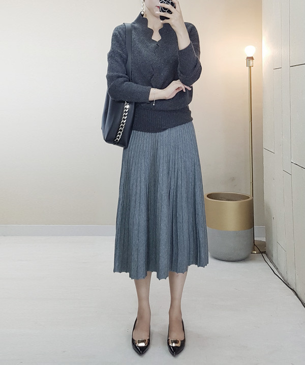 Melonite Pleated A-Line Long Skirt