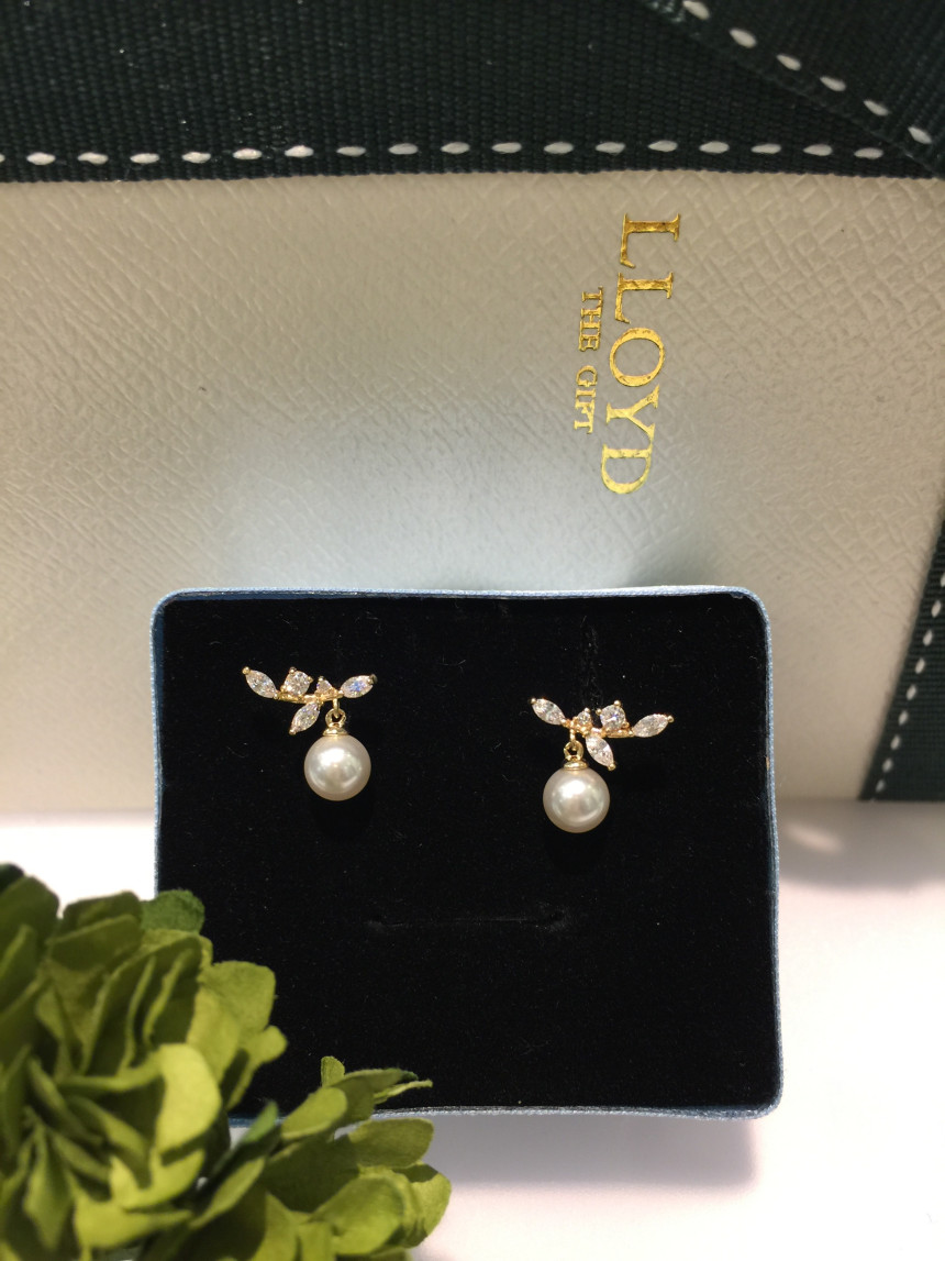 Lloyd Sweet Bay Pearl Earrings LPSG4026 Luxurious 