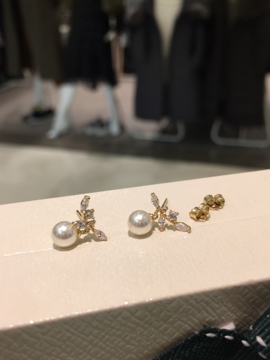 Lloyd Sweet Bay Pearl Earrings LPSG4026 Luxurious 