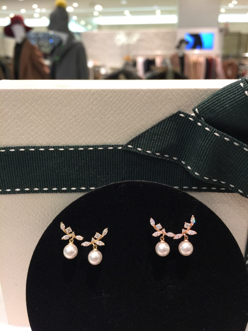 Lloyd Sweet Bay Pearl Earrings LPSG4026 Luxurious 