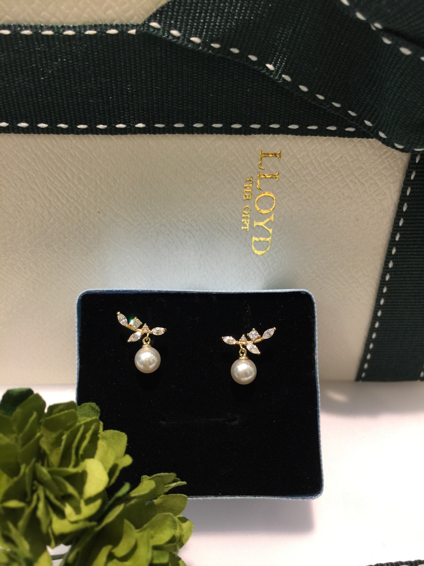 Lloyd Sweet Bay Pearl Earrings LPSG4026 Luxurious 
