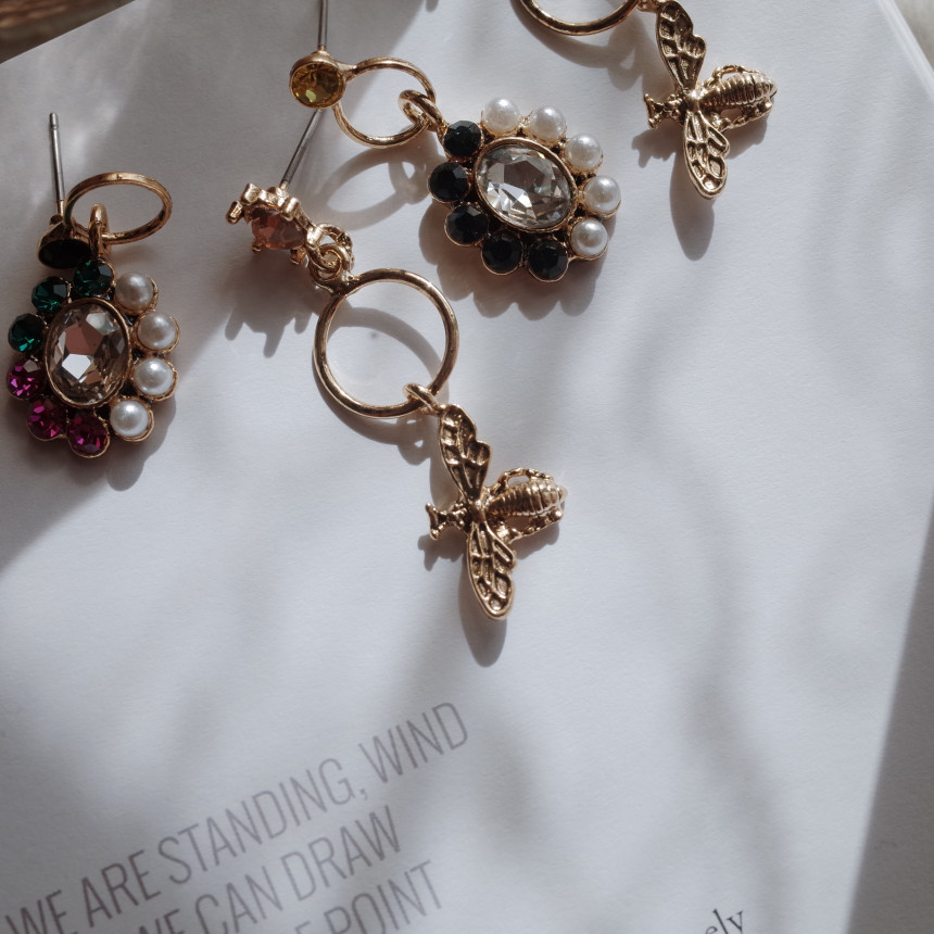 BEE bee flower petite drop earrings handmade styli