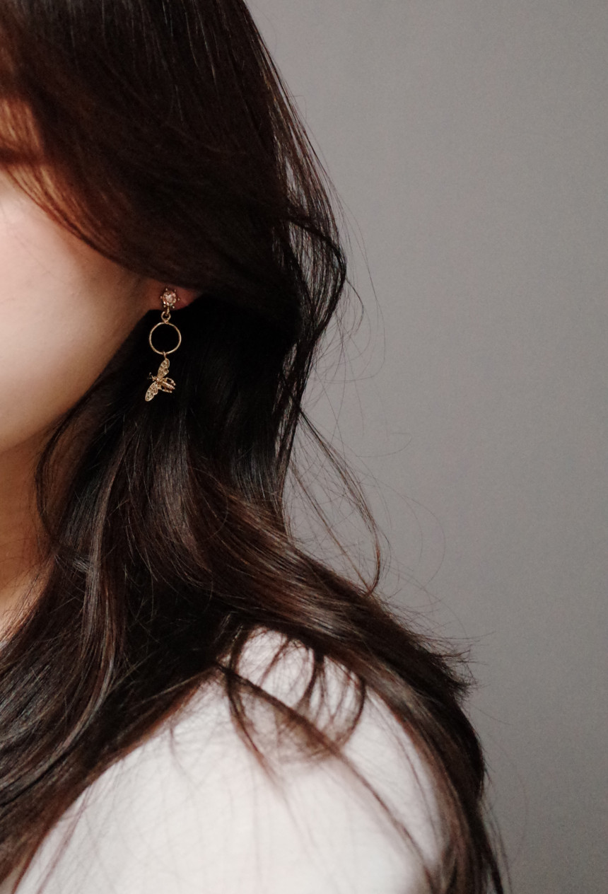 BEE bee flower petite drop earrings handmade styli