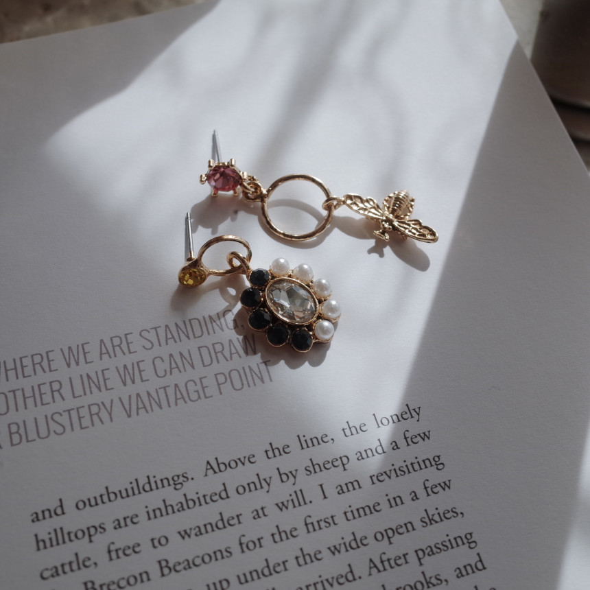 BEE bee flower petite drop earrings handmade styli