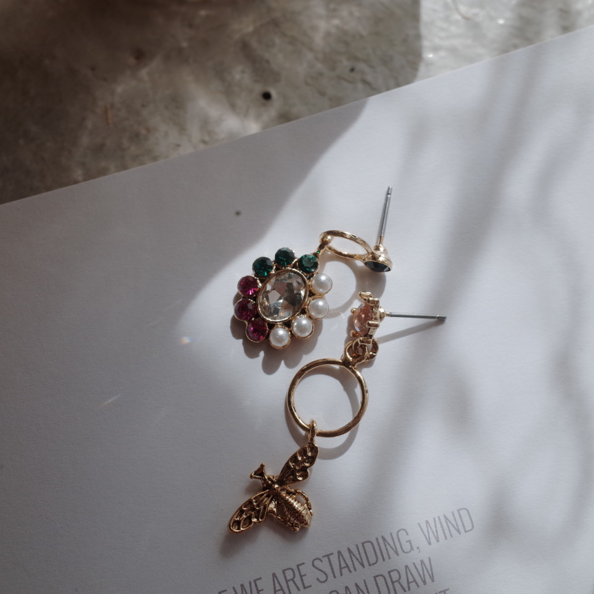 BEE bee flower petite drop earrings handmade styli
