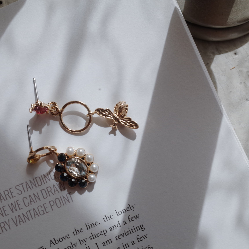 BEE bee flower petite drop earrings handmade styli