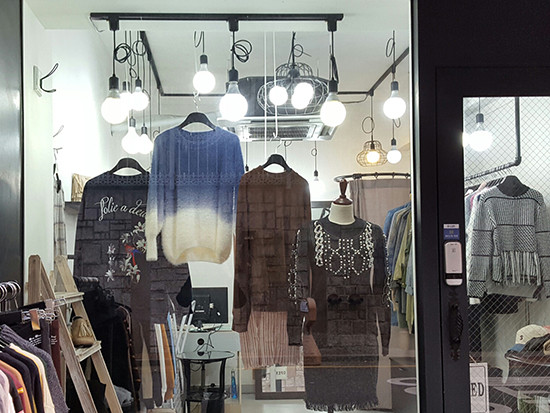 <b><p>Unknown race Pearl Drop ring Nt Stylish se</p></b><b><p>オンバル レース 真珠 ドロップ イヤリング 清楚 魅力のあるスタイル 女性な 女神コーディネート</p></b><br /><br /><p align='center'>