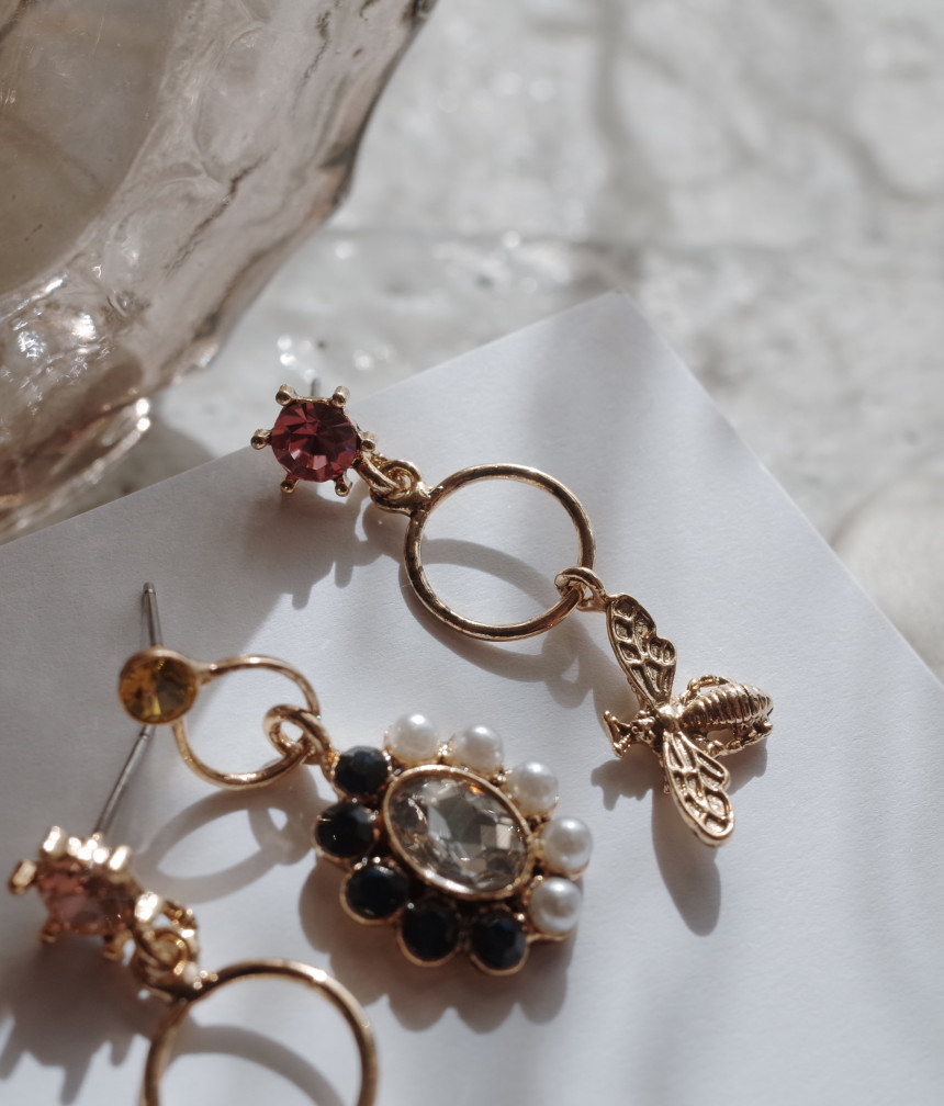 BEE bee flower petite drop earrings handmade styli