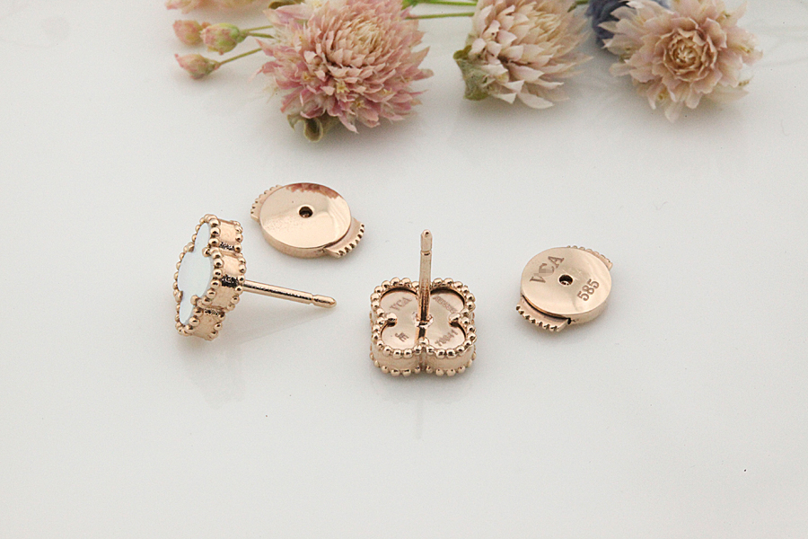 <b><p>Alhambra Clover sweet earring size daily</p></b><b><p>アルハンブラ クローバー スイート イヤリング サイズ デイリー ギフト</p></b><br /><br /><p align='center'>