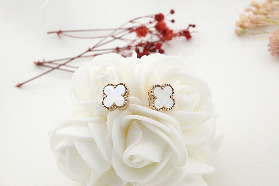 <b><p>Alhambra Clover sweet earring size daily</p></b><b><p>アルハンブラ クローバー スイート イヤリング サイズ デイリー ギフト</p></b><br /><br /><p align='center'>