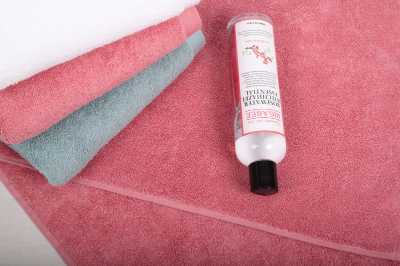 <b><p>Songwol towel Komasa 190g Heavy hot 40 soft</p></b><b><p>ソンウォルタオル コマサ 190g ヘビー ホテル 40数 ソフト モダン 進物</p></b><br /><br /><p align='center'>