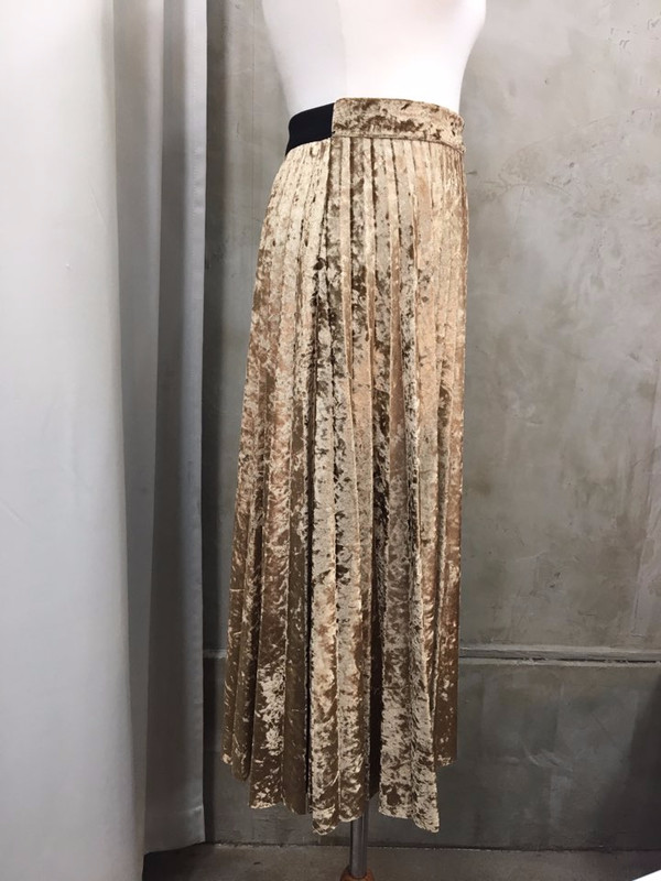 Velvet long skirt wrinkled gold skirt fabric point